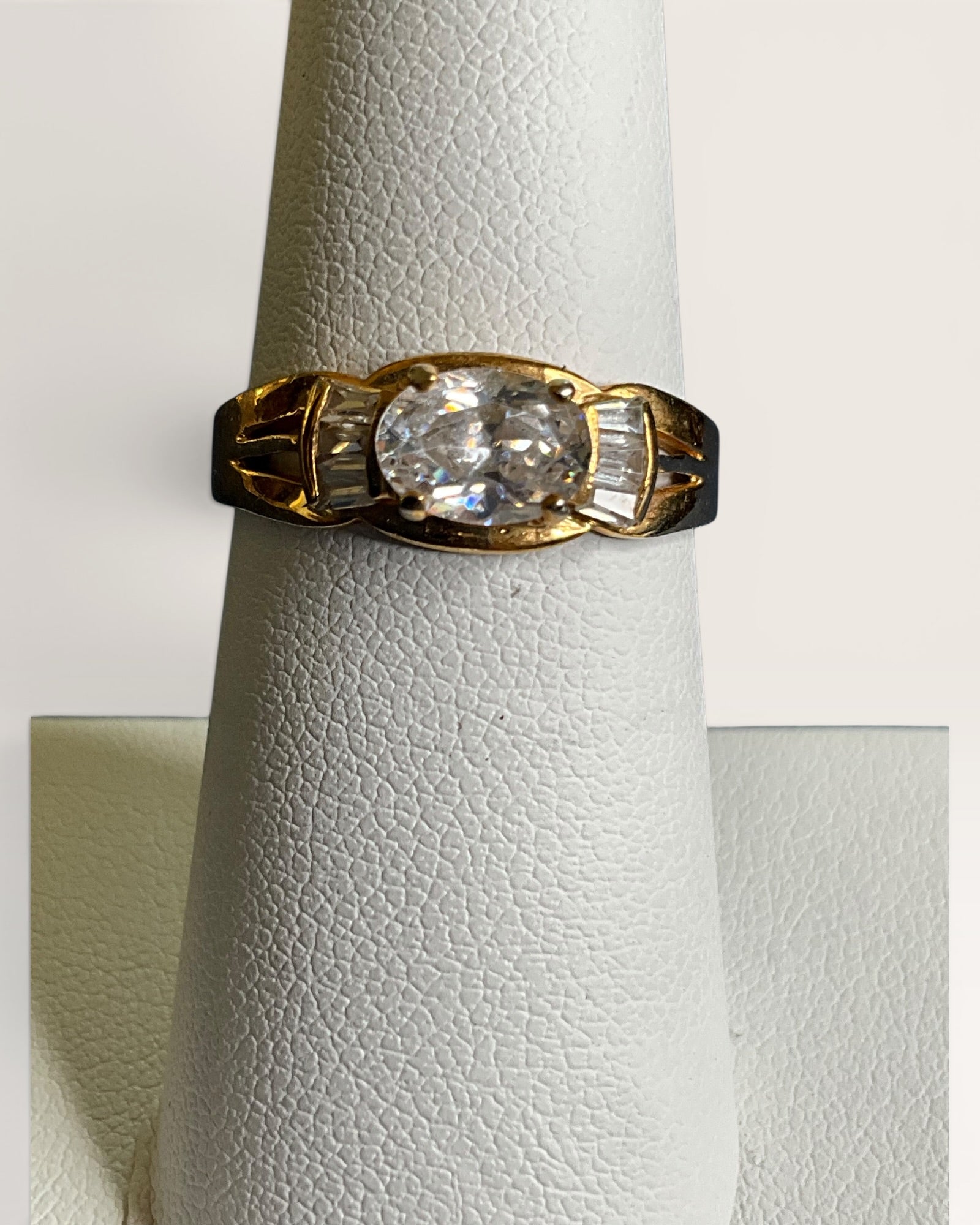18K G.E. with Channel Baguettes and Center Cubic Zirconia Stone - Estate Sale (Great Condition)