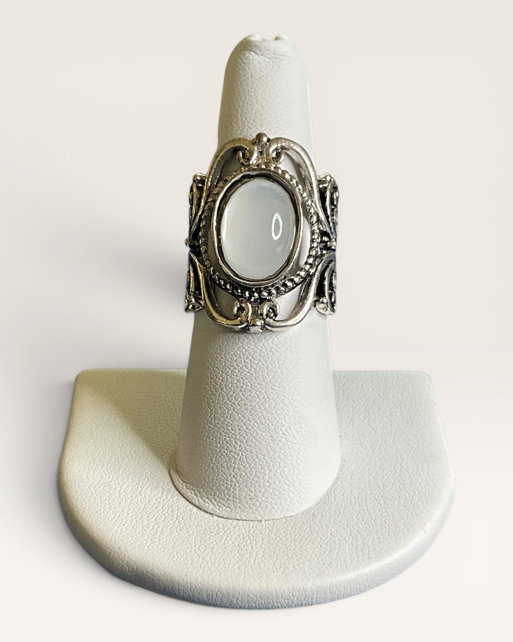 Sterling Silver Moonstone Ring - Estate Sale (Great Condition)