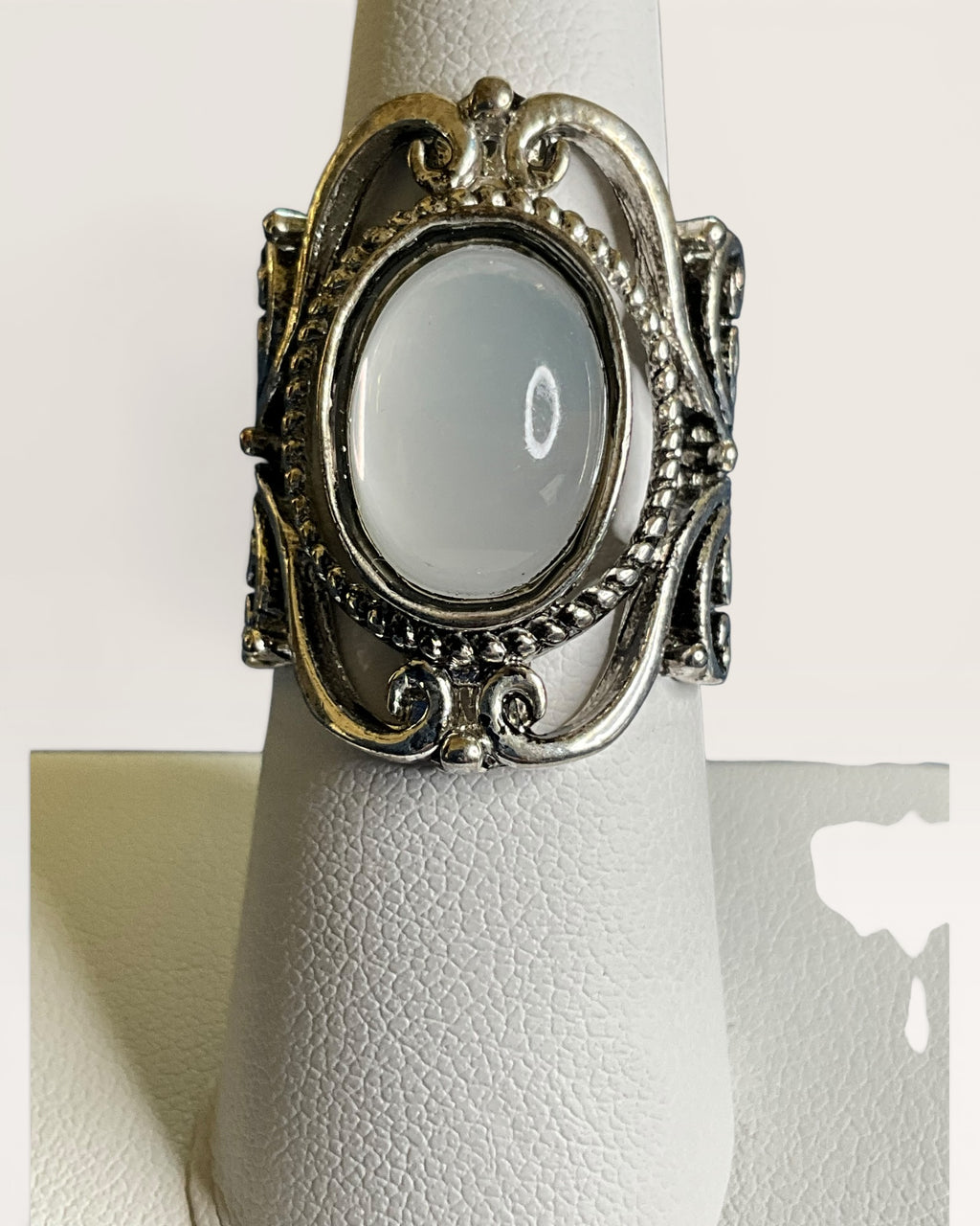 Sterling Silver Moonstone Ring - Estate Sale (Great Condition)