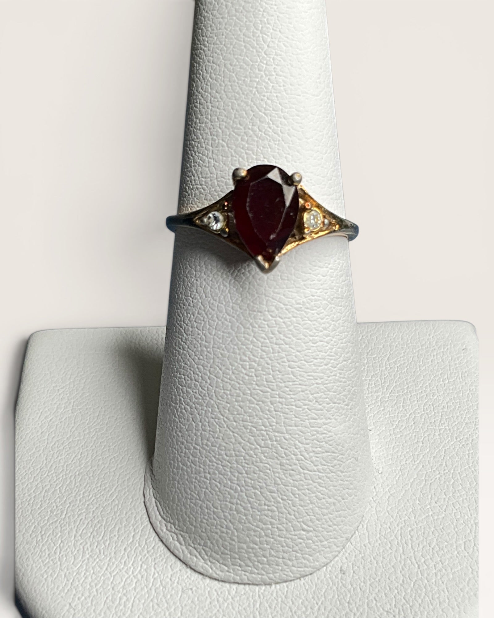 Vintage Avon Scarlet Temptation Gold Tone Ring - Estate Sale (Great Condition)