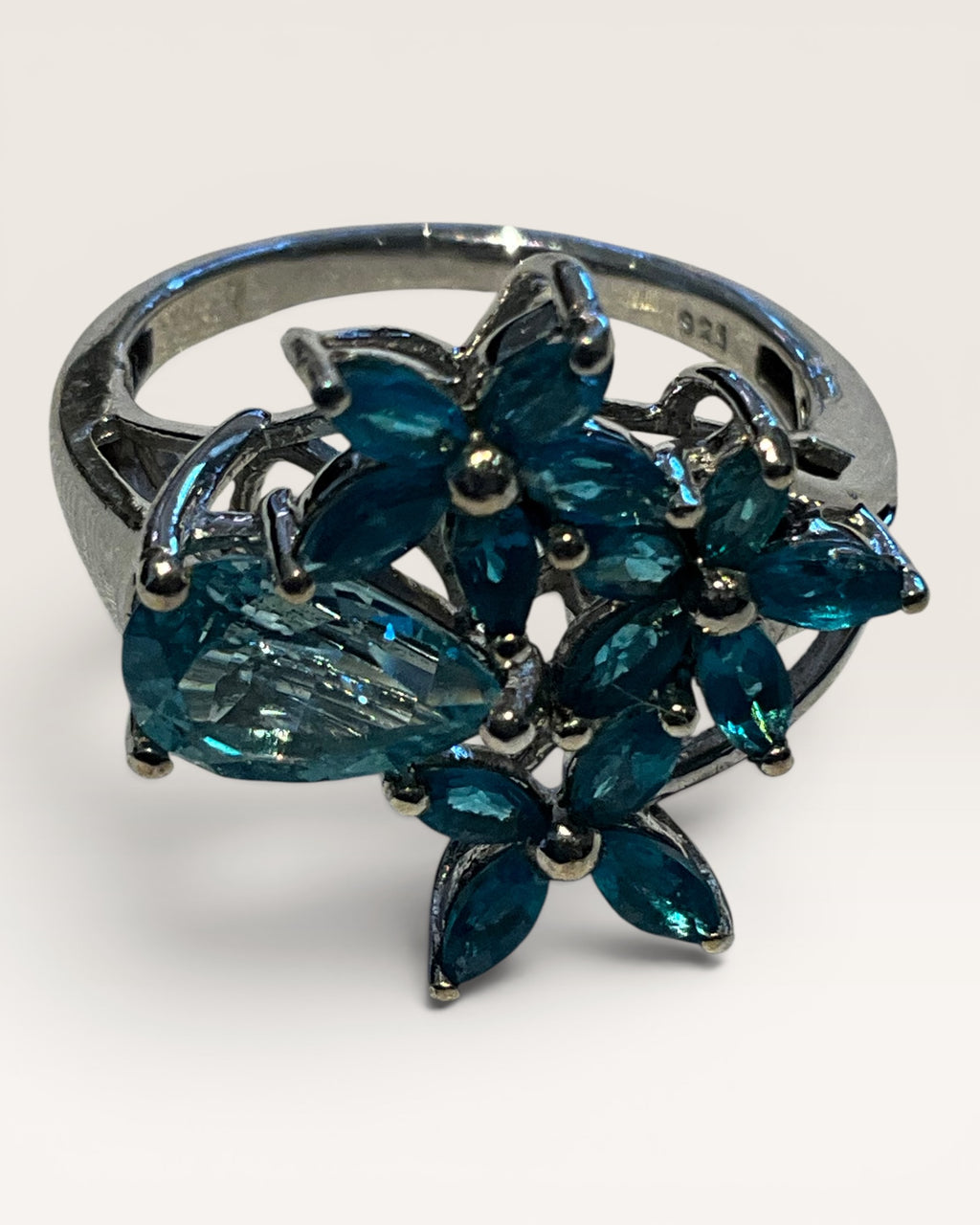 Sterling Silver Blue Apatite Flower Cluster Ring - Estate Sale (Great Condition)