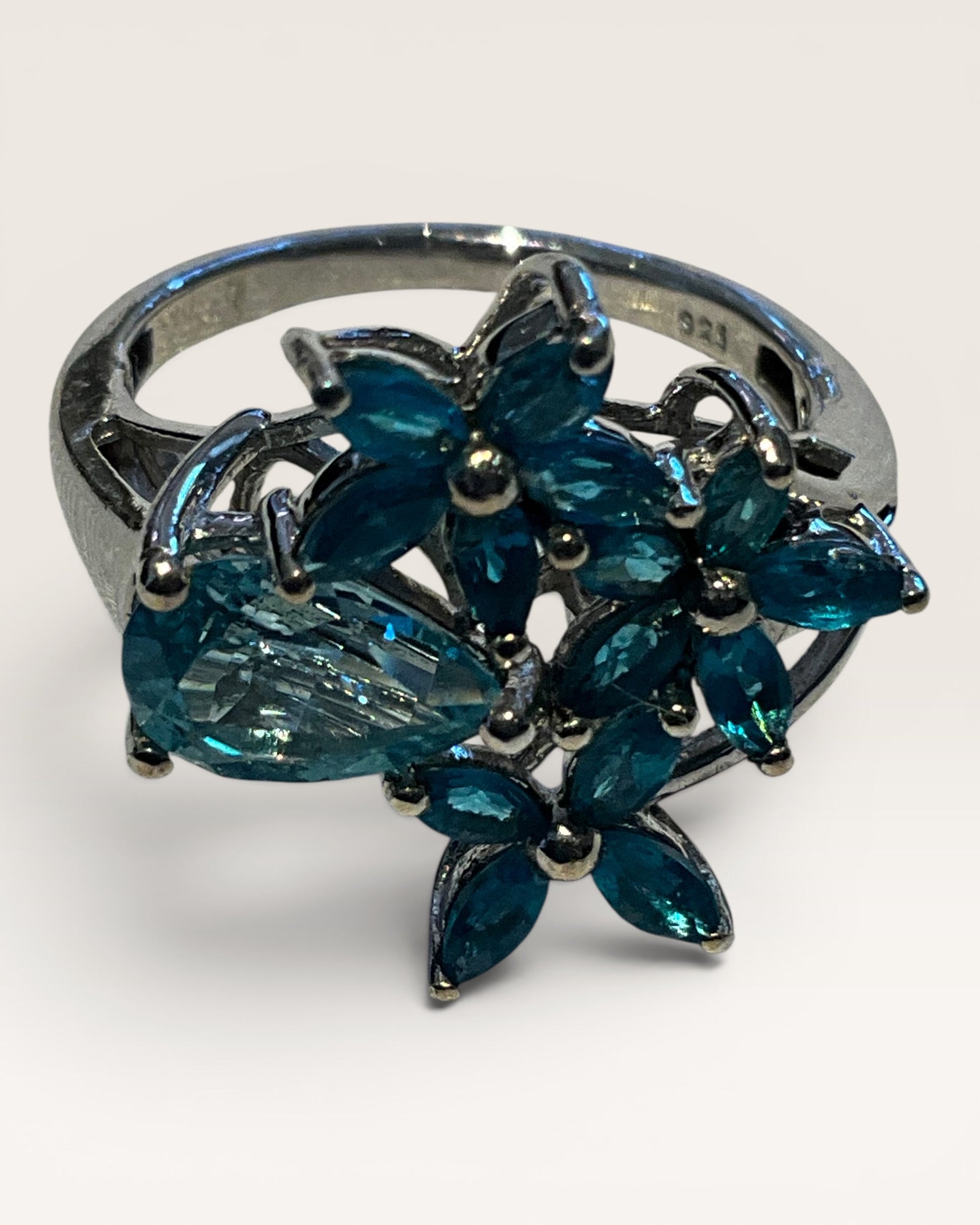 Sterling Silver Blue Apatite Flower Cluster Ring - Estate Sale (Great Condition)