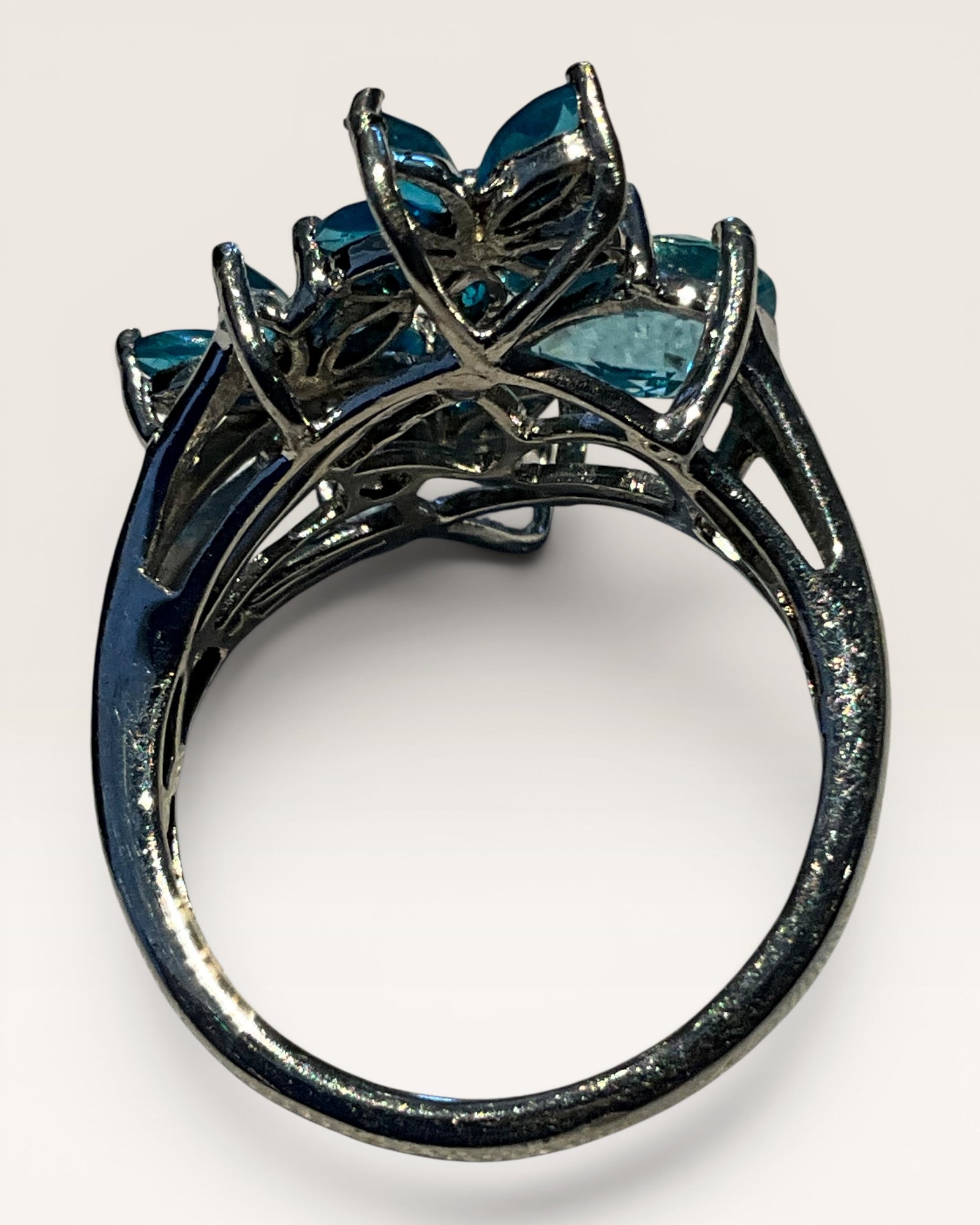 Sterling Silver Blue Apatite Flower Cluster Ring - Estate Sale (Great Condition)