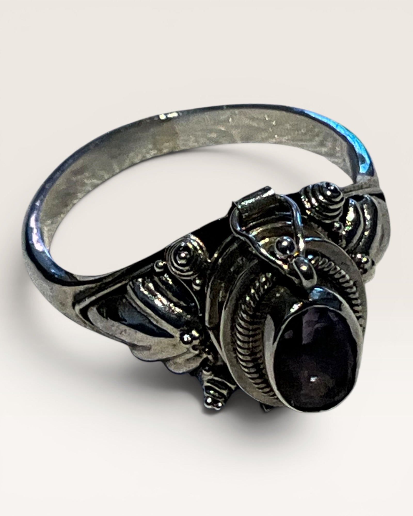 Sterling Silver Amethyst Poison Ring - Estate Sale (Great Condition)