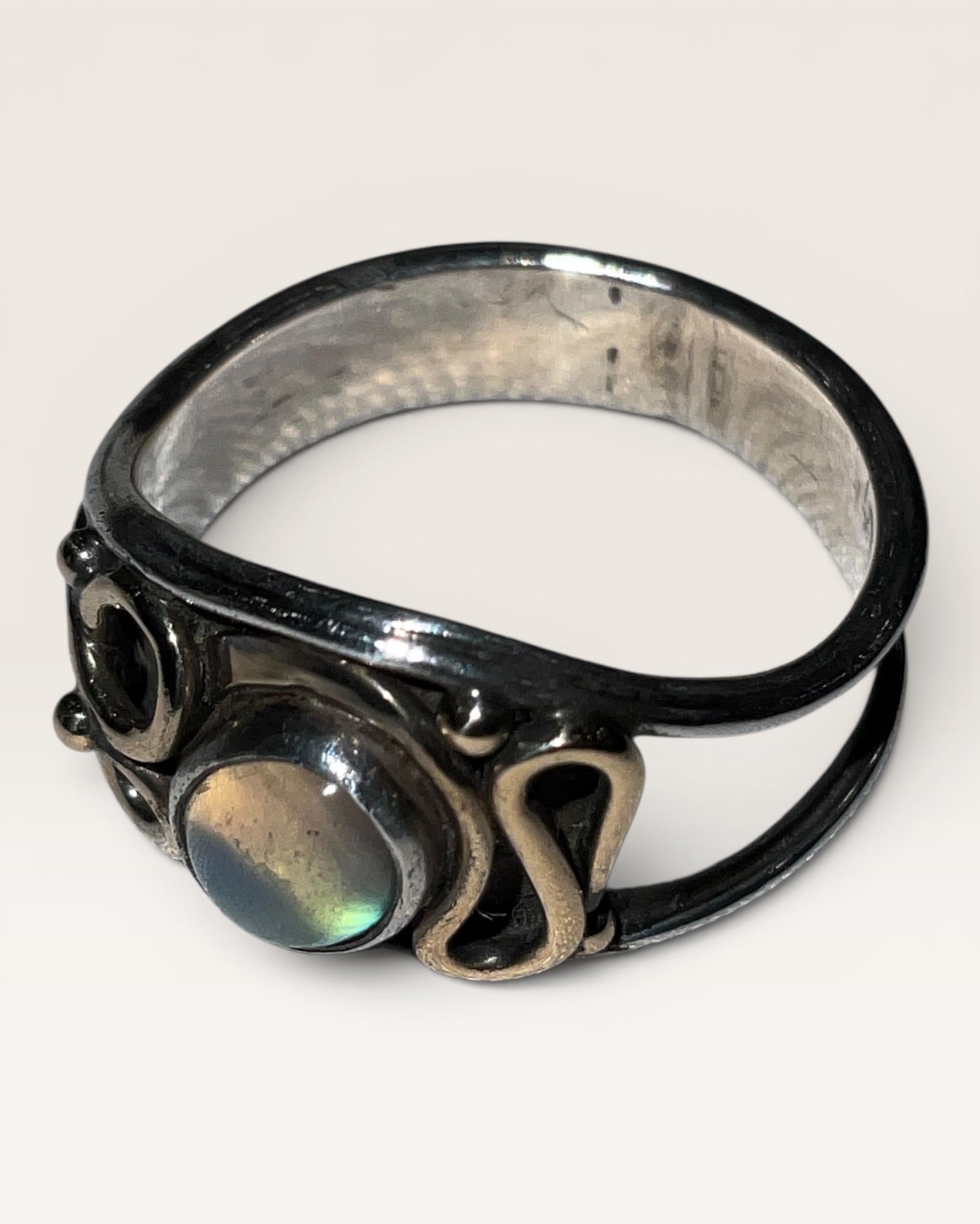 Sterling Silver Labradorite Gemstone Ring - Estate Sale (Great Condition)