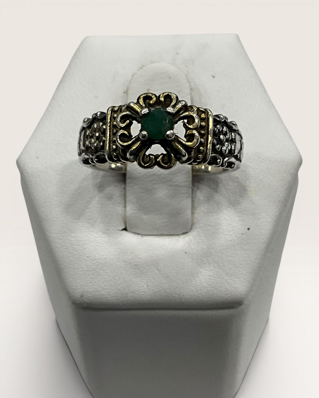 Sterling Silver Emerald Gemstone Ring - Estate Sale (Great Condition)