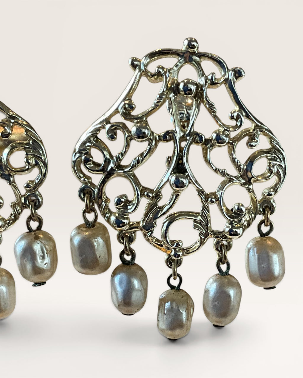 Sarah Coventry 1960 'Venetian Lace' Pearl earrings, in Gold Wash High Fashion Lacy Gold Tone Clip Earrings with Faux Baroque Pearls - Estate Sale (Great Condition)