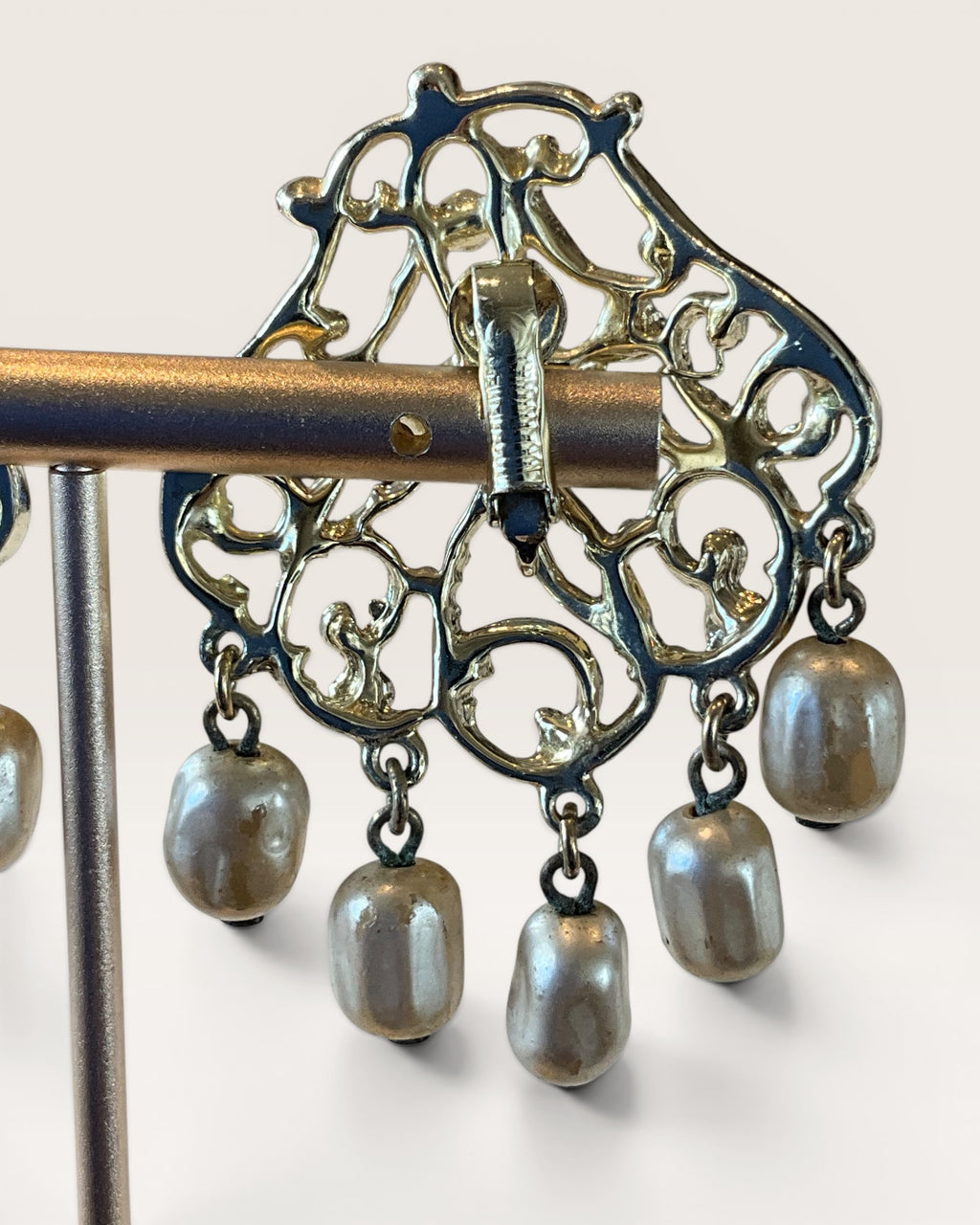 Sarah Coventry 1960 'Venetian Lace' Pearl earrings, in Gold Wash High Fashion Lacy Gold Tone Clip Earrings with Faux Baroque Pearls - Estate Sale (Great Condition)
