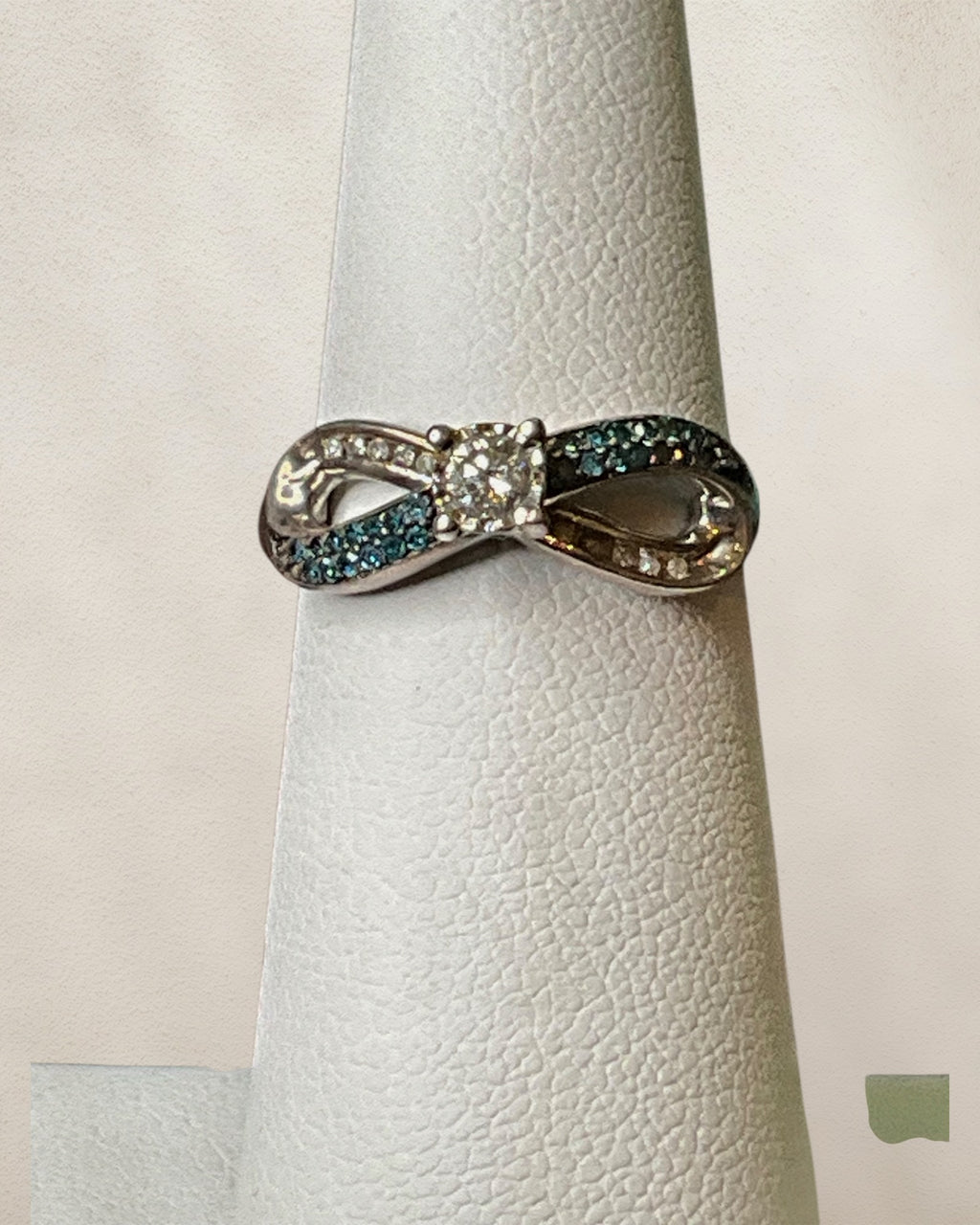 925 Sterling Silver Blue & White Diamond Infinity Ring - Estate Sale (Great Condition)