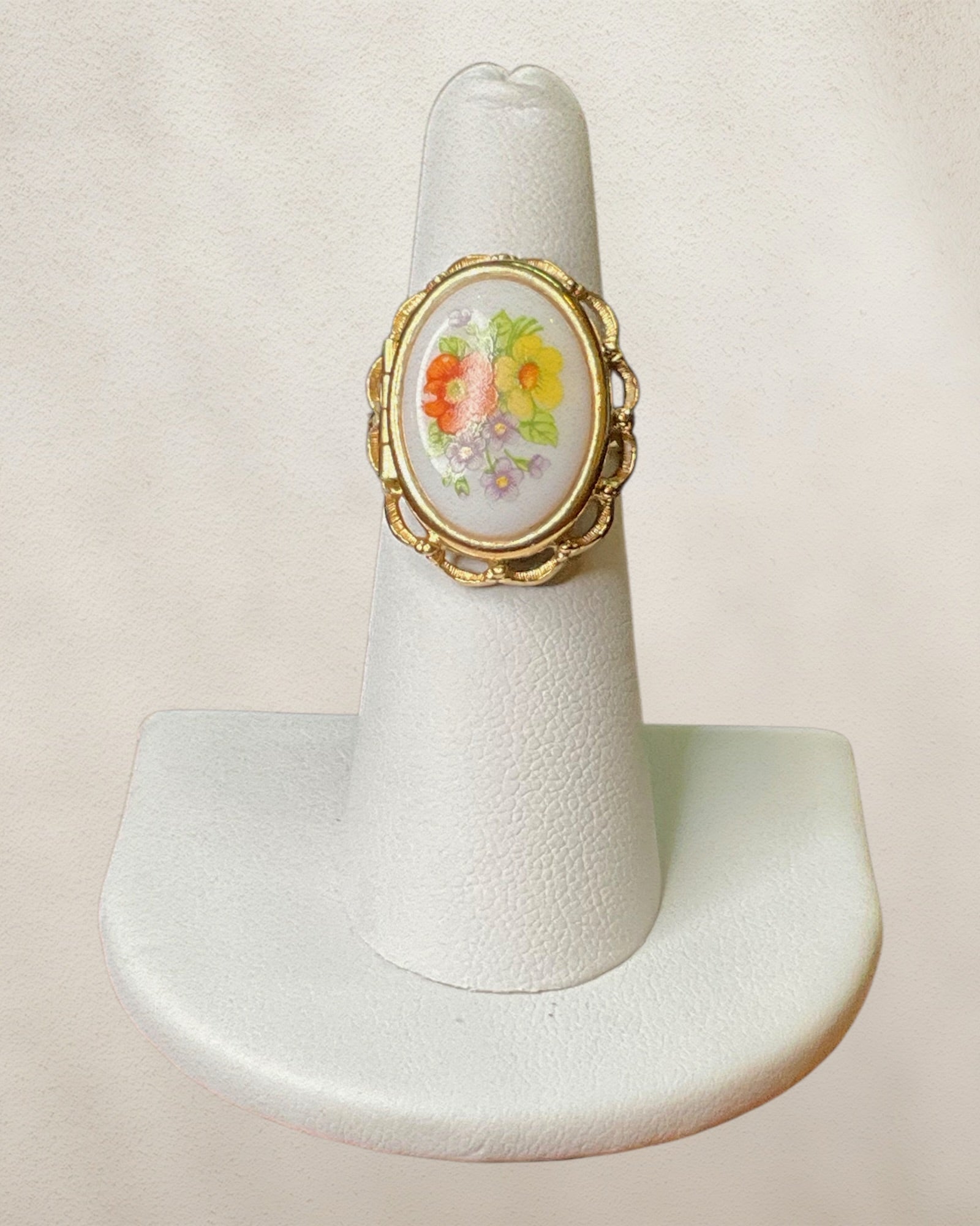 Avon Locket Ring - Estate Sale (Great Condition)