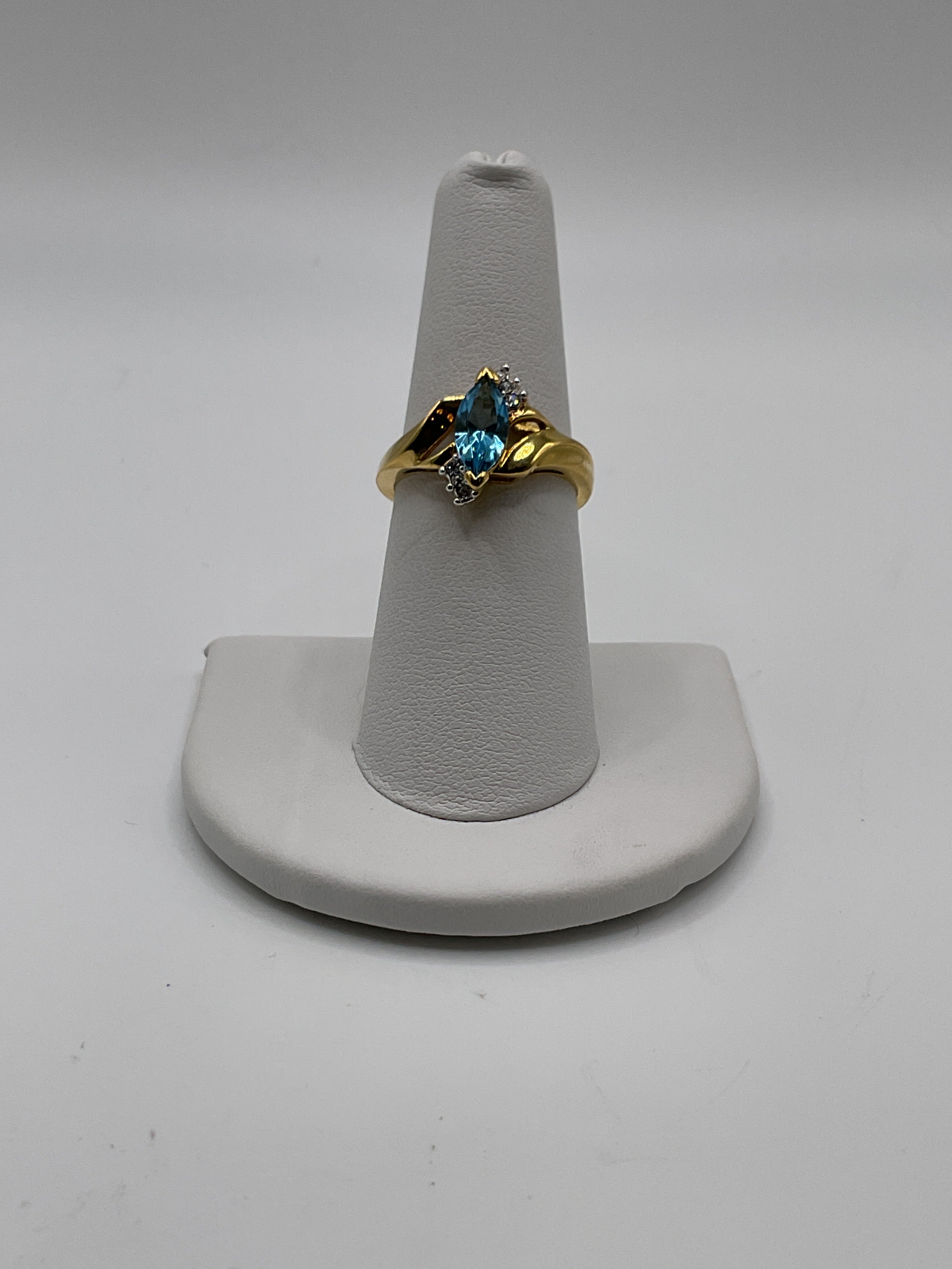 Vintage Style Marquise Blue Stone Ring in Gold Tone - Estate Sale (Great Condition)