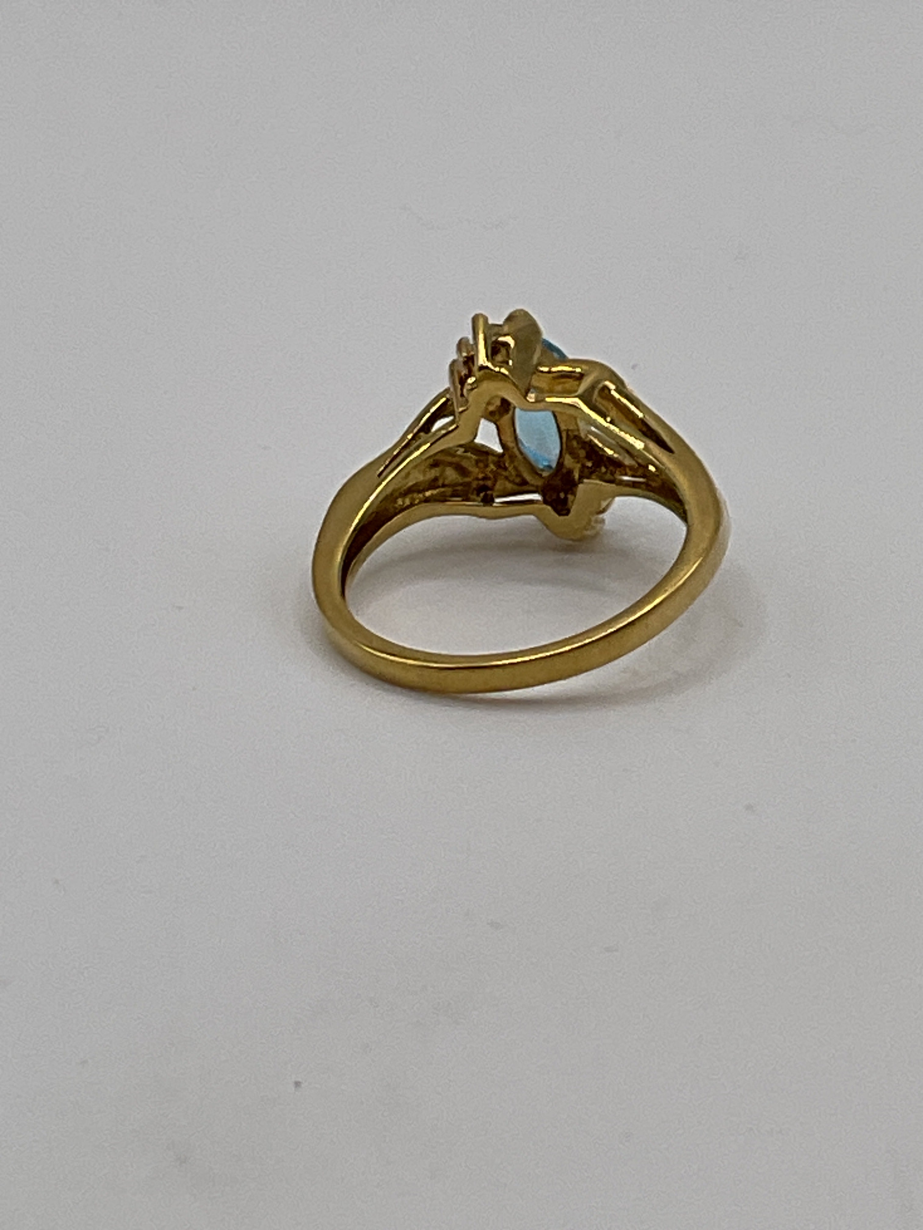 Vintage Style Marquise Blue Stone Ring in Gold Tone - Estate Sale (Great Condition)