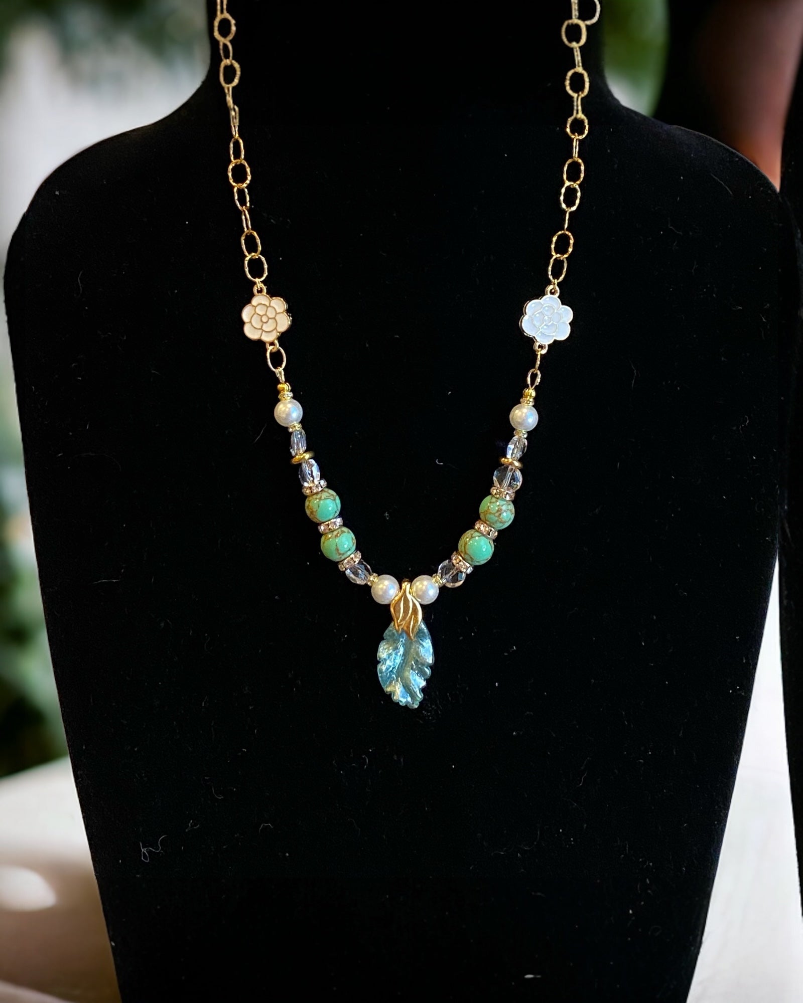 Green Howlite and Crystal Necklace