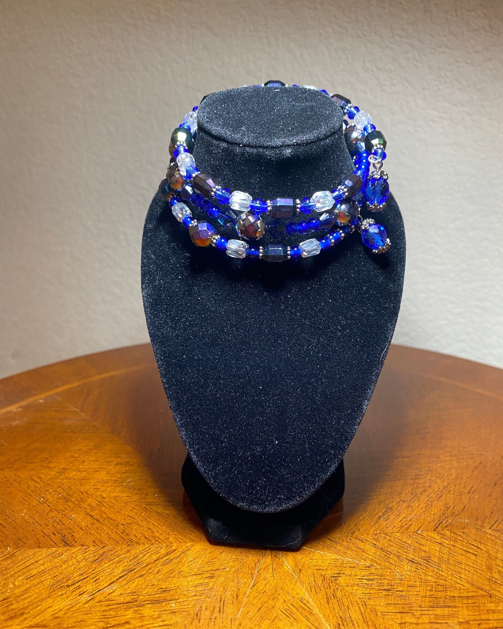 Black Agate & Blue Czech Glass Bracelet (memory wire)