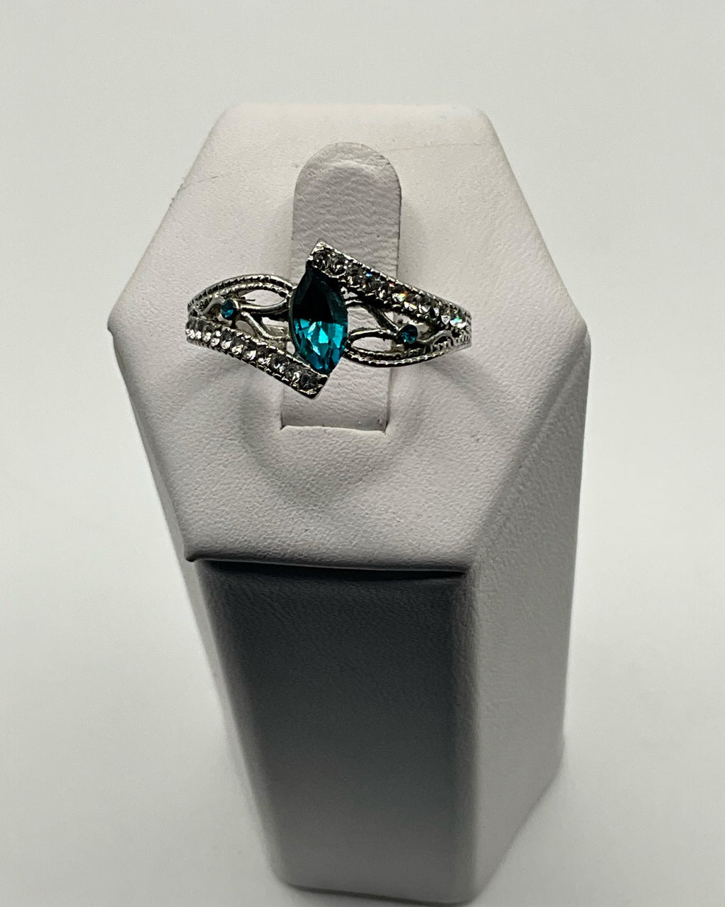 Blue Topaz Marquises Ring - Estate Sale (Great Condition)