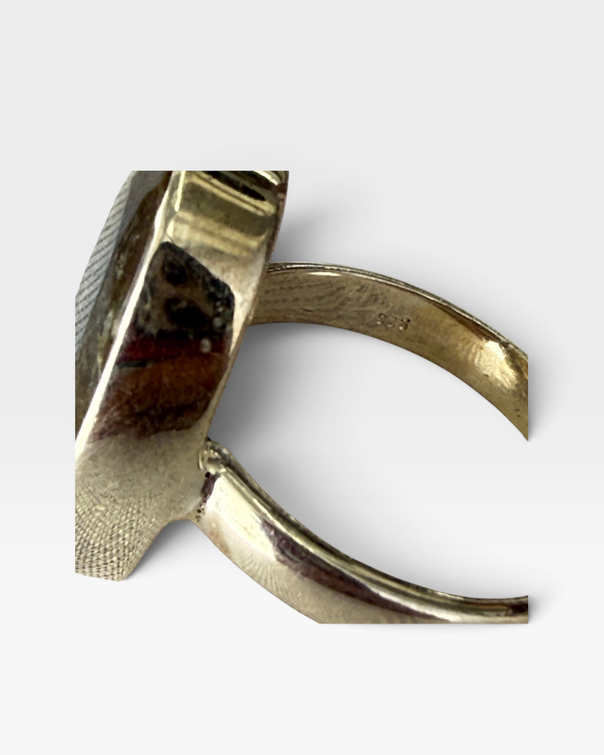 Cavallaro Creations oval gemstone ring in 925 sterling silver showing the hallmark stamp on the inner band
