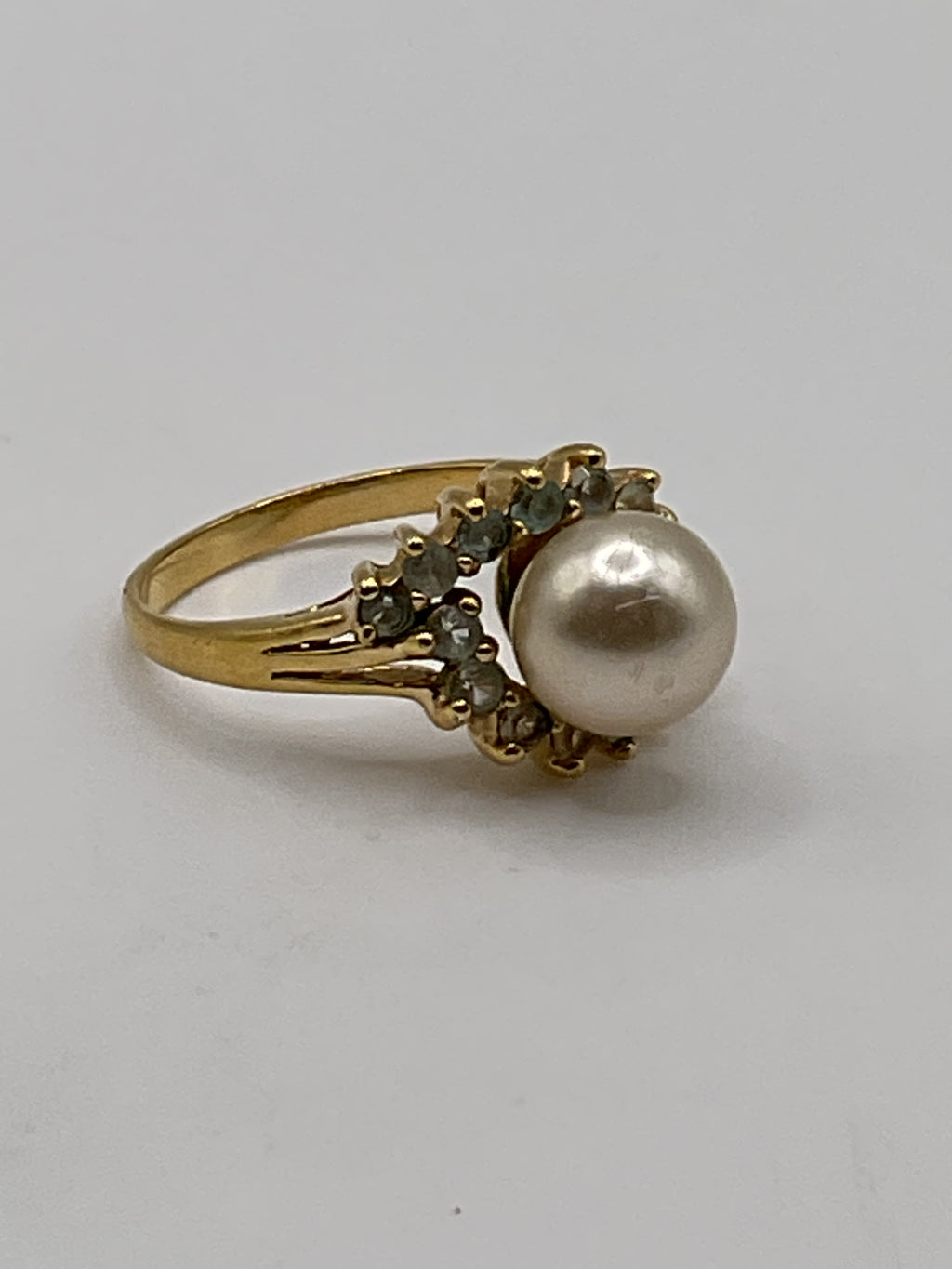 Vintage Style Faux Pearl Halo Ring | Gold Tone Cocktail Ring - Estate Sale (Great Condition)