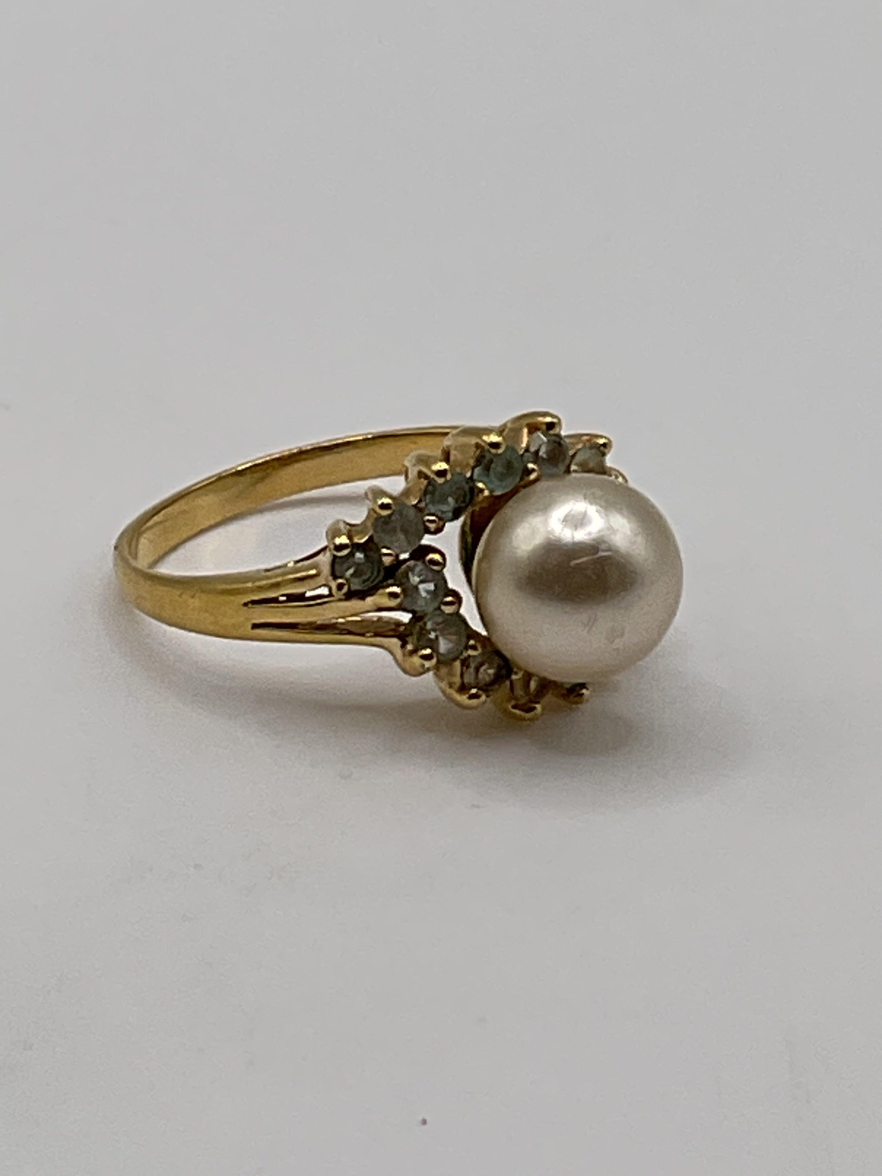 Vintage Style Faux Pearl Halo Ring | Gold Tone Cocktail Ring - Estate Sale (Great Condition)